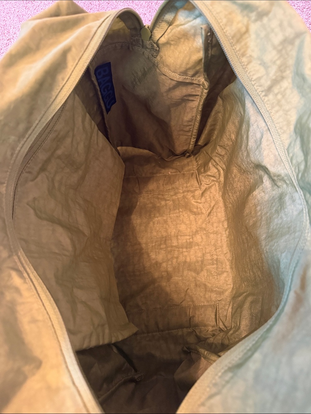 BAGGU Green Bag & AirPods Case 💚 - Picture 3 of 7